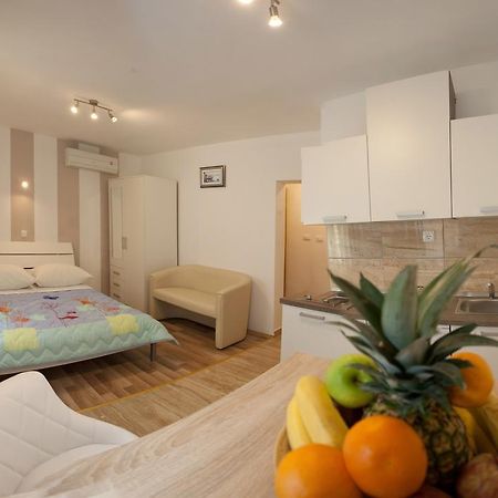Central Luxury Rooms Izidor Σπλιτ Δωμάτιο φωτογραφία