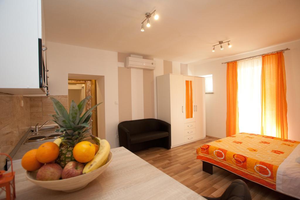 Central Luxury Rooms Izidor Σπλιτ Δωμάτιο φωτογραφία