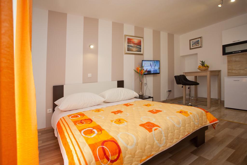 Central Luxury Rooms Izidor Σπλιτ Δωμάτιο φωτογραφία