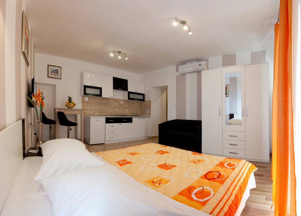 Central Luxury Rooms Izidor Σπλιτ Δωμάτιο φωτογραφία