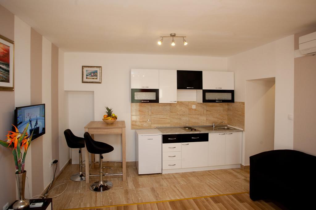 Central Luxury Rooms Izidor Σπλιτ Δωμάτιο φωτογραφία